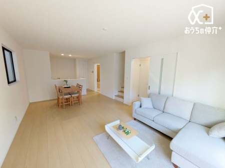 ���r���O -