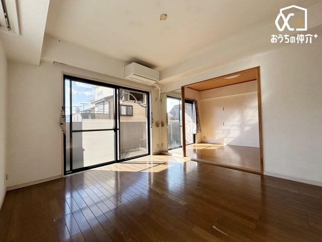 ���r���O -