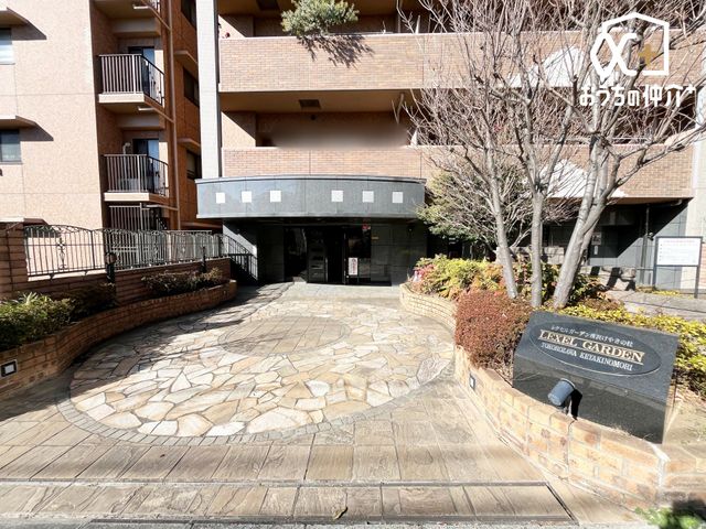 �G���g�����X �Ǘ����s���͂����������̂���G���g�����X�B�I�[�g���b�N����������Ă���}���V�����Ȃ�ł̖͂h�Ɛ������͂ł��B