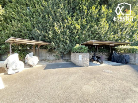 ���ԏ� �o�C�N���������̕��ɂ��ꂵ����p�X�y�[�X�B���X�̈ړ������֗��ɂȂ�A���p�I�Ȑݔ��ł��B