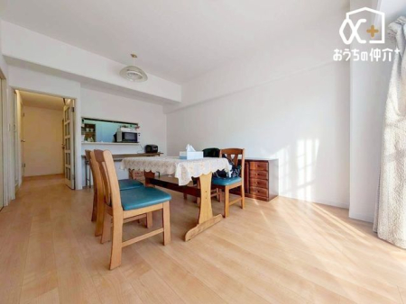 ���r���O -