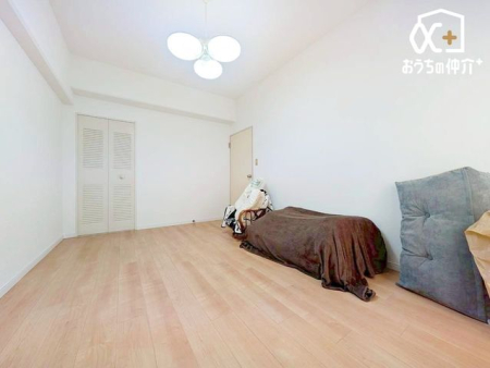 ���r���O -