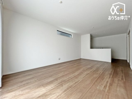 ���r���O -