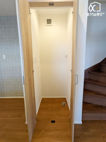 ���ʑ�E���ʏ� �����h���[�X�y�[�X�̗l�q�ł��B�L�b�`�����ɂ���Ǝ��������X���[�Y�ł��I