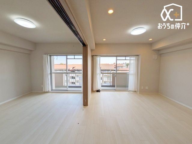 ���r���O -