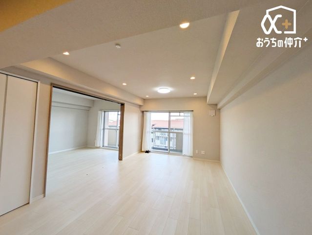 ���r���O -