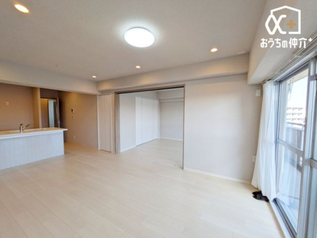 ���r���O -