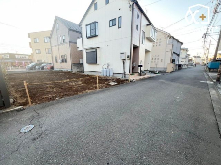 ���ӊ� ���I�R�[���򏼈�X �k��3���B�i�����L�x�ȃX�[�p�[�}�[�P�b�g�ł������܂��B�ߗׂ̕��X�ł���������Ă���܂��B���ԏ���L���ł��B 230m