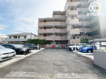 ���̑� ���ԃX�y�[�X�̗l�q�ł��B�@�B���̒��ԏ�ƂȂ��Ă���܂��B