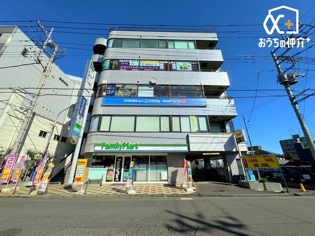 ���ӊ� �t�@�~���[�}�[�g�@������X �k��7���B24���ԉc�ƂȂ̂ŁA�}�Ȃ��������ɂ��֗��ł��B���H����y�����p�i��̔����Ă���܂��B���ԏ�G�ׂɗL�����ԏ� �L 490m