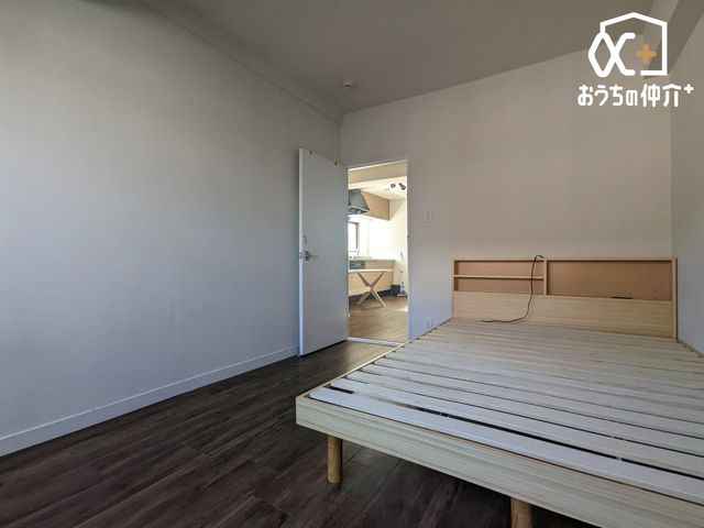 �Q�� �����������炩���������ގ�Q���B�����������ؖڂƔ��ǂ��S�n�悭�A���[�[���B�x�b�h��f�X�N���u����L���ŁA�Â��Ȏ��Ԃ���ވꎺ�B���͑u�₩�ȕ����ʂ�A��͂������x���ł��܂��B