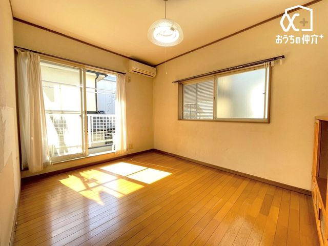 �q������ �m��