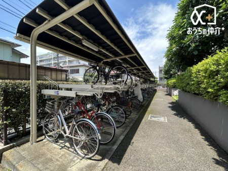 ���̑� �J�̓��ł����S�̉����t���̒��֏�