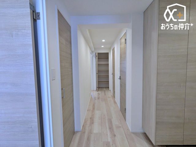 ���r���O �L���Ȍ����Ƃ炷���̏ꏊ�́A�������Ȃ���b���y���݁A�������Ƃ������Ԃ��߂����ꏊ�B�Ƒ��̓��킪���܂���؂ȋ�Ԃł��B