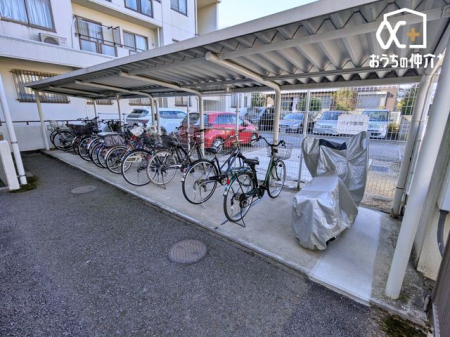 ���̑� ���֏ꂪ�~�n���ɐ݂����Ă��܂��B�����Ȃ��q�l��A�w���̂��q�l�ɂƂ��Ă͎��]�Ԃ���؂Ȉړ���i�Ȃ̂ŁA�Y��ɐ������ꂽ�ꏊ�ɕۊǂł���͈̂��S�ł��B