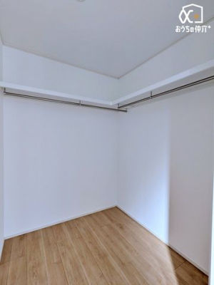 ���[ �S�����ɃN���[�[�b�g�������I���i�g���̂��m���⏬���͂������A�����΂肪���ȋG�ߕ��̂��m���Ȃǂ���������Ǝ��[�B������Ԃ����L�����X�܂ł��g���������������ł���(^^)/