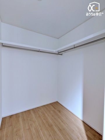 ���[ �S�����ɃN���[�[�b�g�������I���i�g���̂��m���⏬���͂������A�����΂肪���ȋG�ߕ��̂��m���Ȃǂ���������Ǝ��[�B������Ԃ����L�����X�܂ł��g���������������ł���(^^)/