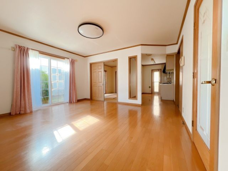 ���r���O -