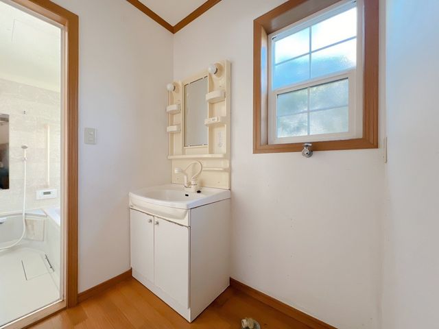 ���ʑ�E���ʏ� �`Wash room�`�傫�Ȑ��ʁ@�Ƒ��݂�Ȃ������g�����ʎ��B�Z�������ɂ͎g���₷�����ʂŁA�X�e�L�Ȉ���̃X�^�[�g������܂��傤�B