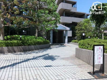 �G���g�����X -