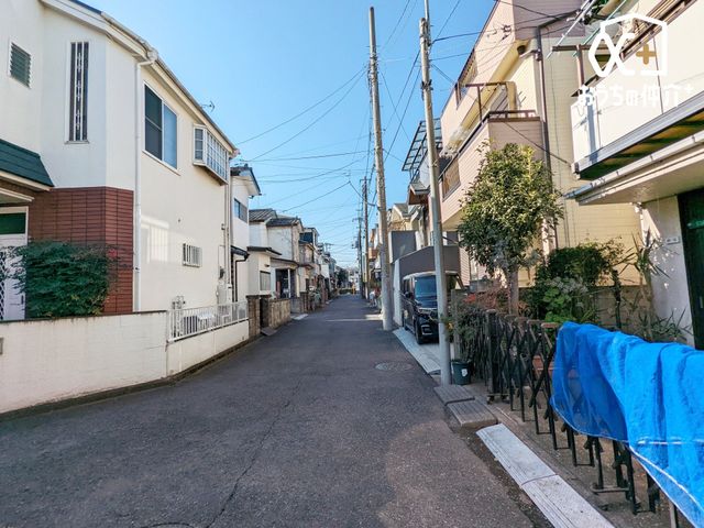 ���n�O�ώʐ^ �O�ʓ��H�͐����S.�U�������ɖʂ��Ă��܂��B�Ԃ̏o��������������]�T�������čs�����Ƃ��ł��܂��B