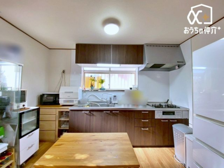 �L�b�`�� ��ƂɏW���ł���Ǖt���L�b�`���B�܂��A�ڂ̑������邱�Ƃɂ���Ė��邳�ƕ��ʂ��̗ǂ�������ł��B