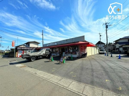 ���ӊ� �X�[�p�[�������� �k��10���B�ߗ׏Z�l�̕��Ɉ����ꑱ���Ă��鐼�����R���u���R���w�v�߂��̃X�[�p�[�ł������܂��B 750m