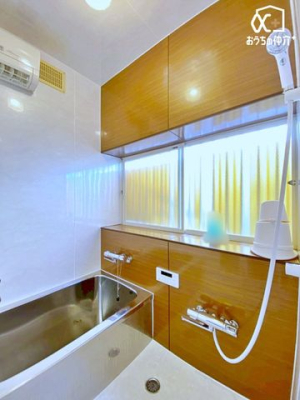 ���� ���������̂����ԂŃ����b�N�X�o�X�^�C���B�o�X�^�u�ɂ����Ċ����Ȃ���S�Ƒ̂����t���b�V���B����̔�������Ă���鐴�����̂���o�X���[���B