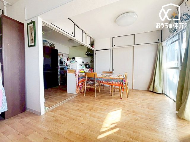 ���r���O ���r���O