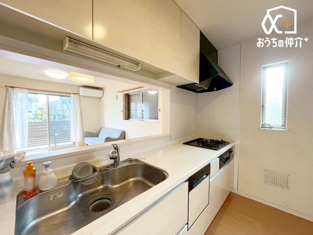 �L�b�`�� �����g���L�b�`�������炱���A�H���̏������y�������ԂɁI�w�Z�������ł��X���[�Y�ɖ��ʂȂ���Ƃł��x�w���������ȒP�ɂł���x�ȂǁA���ꂵ���H�v����������I�������y��������L�b�`���X�y�[�X�ł�