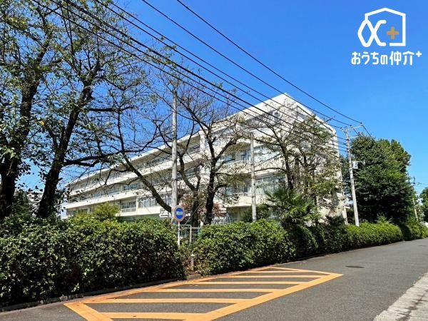 ���ӊ� ���v���Ďs����咆�w�Z �k��14���B���ڐ�Ɨ�����̍����n�_�ɗ��n����A���R�L���Ȋ��Ɉʒu���Ă��܂��B 1070m