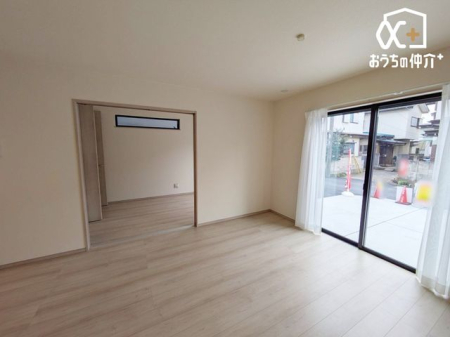 ���r���O -