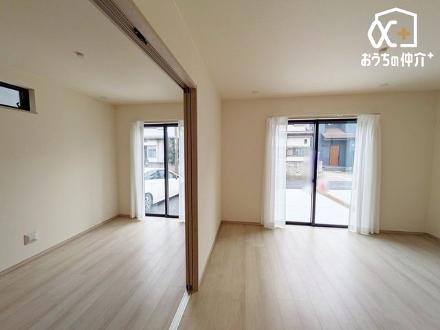 ���r���O -