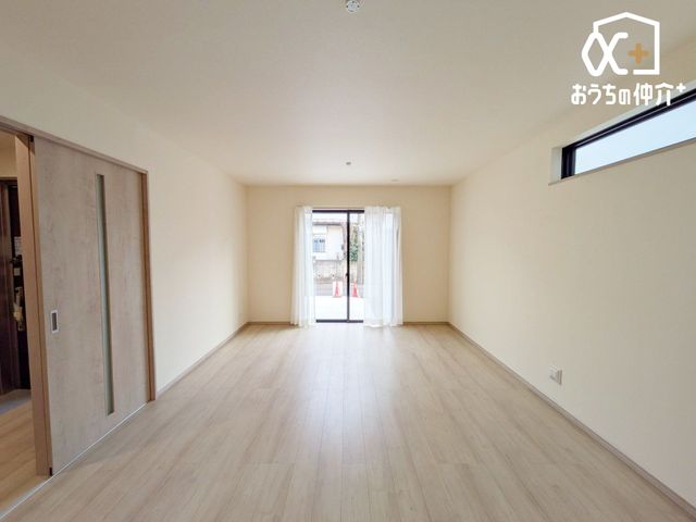 ���r���O -