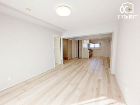 ���r���O �����r���O�ׂ̗ɗm������