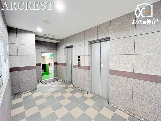 ���̑� �G���x�[�^�[�z�[���̗l�q