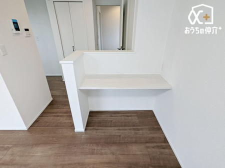 ���̑� ���r���O�ɂ͍ݑ�[�N��׋��ɂ��֗��Ȕ����t���̃X�^�f�B�[�J�E���^�[�ł��B