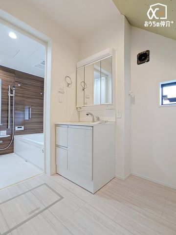 ���ʑ�E���ʏ� �������̂�����ʁ����󁕒E�߃X�y�[�X�ł��B��Ƃ�̂����Ԃł����C���̂����ւ����炭�炭�ł��B