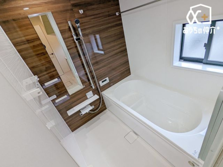 ���� �o�X���[���Ń����b�N�X�o�X�^�C���B�o�X�^�u�ɂ����Ċ����Ȃ���S�Ƒ̂����t���b�V���B����̔�������Ă���鐴�����̂���o�X���[���B