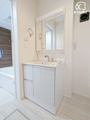 ���ʑ�E���ʏ� �L�X�Ƃ������ʃX�y�[�X�ŁA�Z�������̎x�x���X���[�Y�ł��I