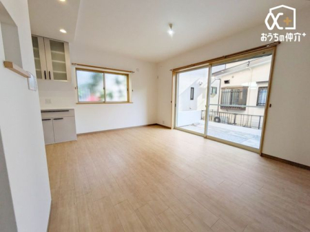 ���r���O �`Living�`�������������͋C��LDK�B�̂�т肭�낮�\�t�@��A���H�����y���ރ_�C�j���O�Z�b�g��u���Ă��������͂���܂���B