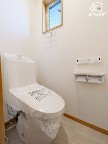 �g�C�� 2�K�̃g�C���̗l�q