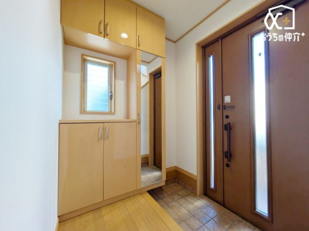 ���� �`�E�`Entrance�`�E�`�C�i����f�U�C�����������ւ́A�Z�ޕ��̖������𖞂����N�I���e�B�B�A��邲�Ƒ���A�K�������C�����悭�}����E���炬�ɖ�����������Ԃ�\�������Ă���܂��B