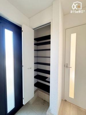 ���[ ��e�ʂ̃V���[�Y�{�b�N�X�t��