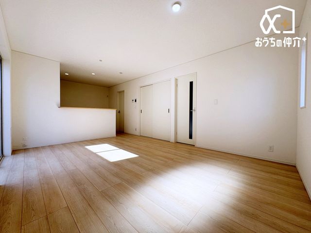 ���r���O -