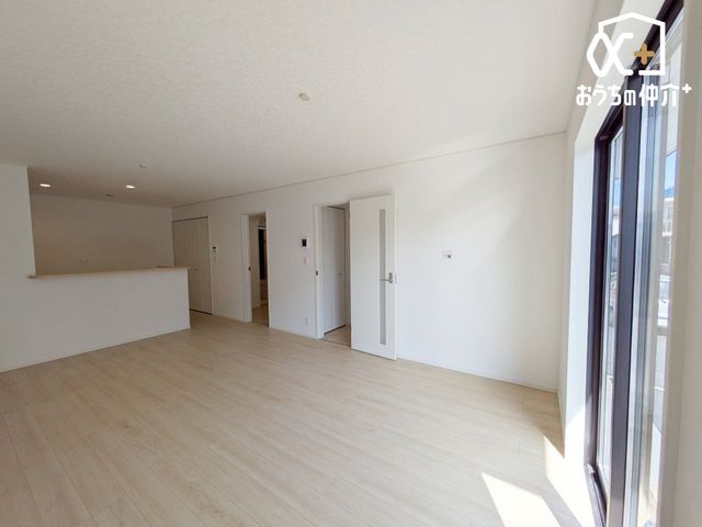 ���r���O -