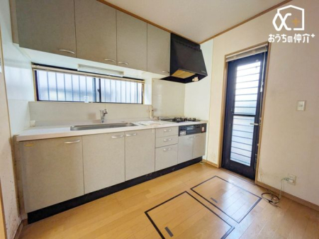 �L�b�`�� �`Kitchen�`��Ԃ̗ǂ��L�b�`���@���J�ɂ��g���Ő��������[�������ꂢ�ȏ�Ԃł��B���t�H�[�����Ȃ��Ă����\���Ɏg�p�ł��܂��B