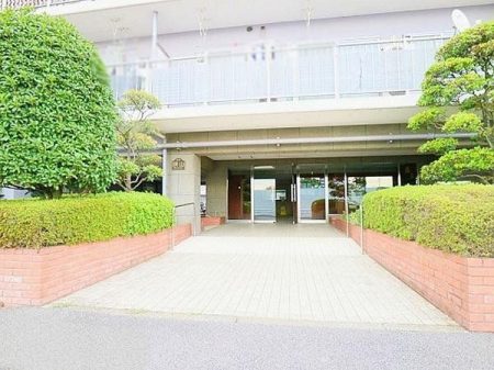 �G���g�����X �΂Ɉ͂܂ꂽ�G���g�����X