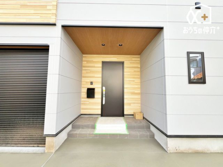 ���� �O���猩�����ւ̗l�q�B���������Ə�i���������������ԁB�����̏o���肪�C�����悭�s���܂��B