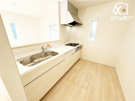 �L�b�`�� �����g���L�b�`�������炱���A�H���̏������y�������ԂɁA�Z�������ł��X���[�Y�ɖ��ʂȂ���Ƃł���A���������ȒP�ɂł���ȂǁA�������y��������L�b�`���X�y�[�X�ł��B